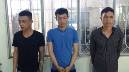 Xử phạt nhiều đối tượng rải tờ rơi cho vay tiền