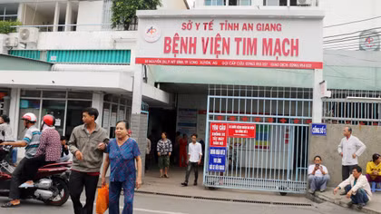 Bảo vệ bệnh viện bị đâm trọng thương