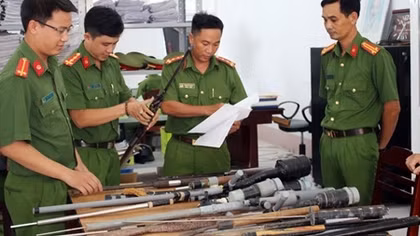 Nhiều cách làm hiệu quả trong công tác vận động, thu hồi vũ khí, vật liệu nổ, công cụ hỗ trợ