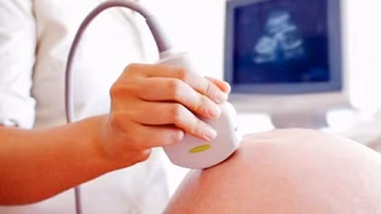 Hậu Giang khen thưởng, biểu dương gia đình sinh 2 con một bề là gái: Liệu có khả thi ?