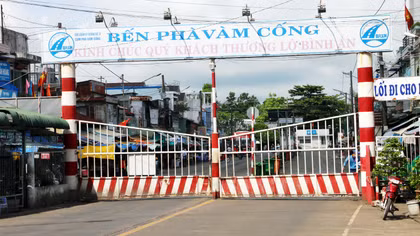 Bến phà Vàm Cống tạm dừng hoạt động từ ngày 30-6