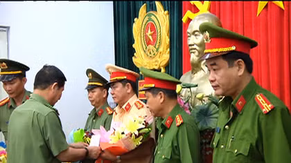 Khen thưởng 5 đơn vị có thành tích đảm bảo an ninh trật tự trong dịp Tết