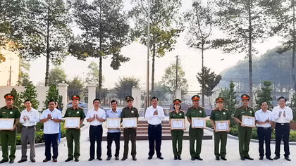 Khen thưởng vụ bắt đối tượng cướp tiền tại trạm thu phí cao tốc