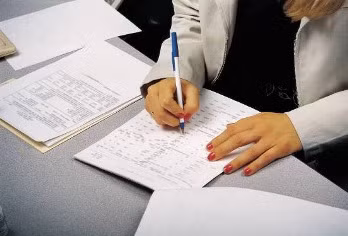 Làm giả hồ sơ cá nhân, nguyên một trưởng phòng bị đề nghị khai trừ Đảng