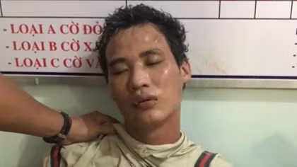 “Ngáo đá” thanh niên khống chế hai mẹ con trong phòng trọ