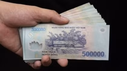 Nhận 120 triệu đồng để làm sổ đỏ, cán bộ địa chính phường bị bắt tạm giam