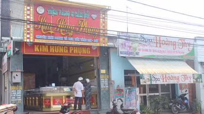 Trộm gần 100 cây vàng chỉ trong 1 phút 30 giây