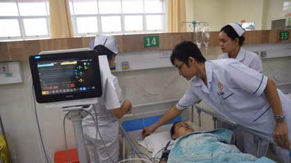 Hàng chục học sinh nhập viên sau bữa ăn trưa