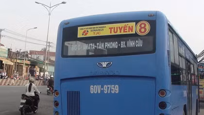 Xe buýt cán chết người trên Quốc lộ 1A