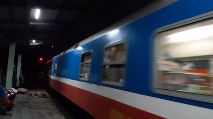 Tử vong vì băng ngang đường sắt khi tàu hỏa đang lao tới 