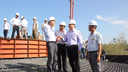 Đoàn Đại biểu Quốc hội tỉnh Ninh Thuận làm việc với dự án Điện gió và điện mặt trời Trung Nam 