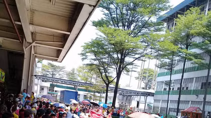 Hàng ngàn công nhân phản đối Công ty Pouchen VN về cách tính lương mới