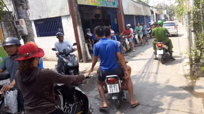 Mâu thuẫn sau khi uống trà sữa, một thiếu niên bị đâm tử vong