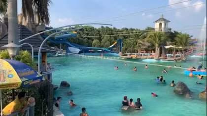 Hai chị em đuối nước khi đi tắm cùng cha