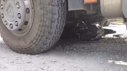 Xót xa người phụ nữ mang thai tháng thứ 7 tử vong dưới bánh xe tải