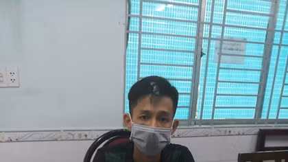 Dùng dao chém người thương tích vì vợ bị bảo vệ chung cư chửi