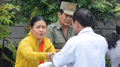 Tình người trong vụ cháy chung cư khiến 13 người tử vong