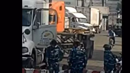 Đình chỉ tổ công tác đánh phụ xe đầu kéo trong Cảng Cát Lái