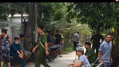 Tìm chuột chết, phát hiện người đàn ông tử vong trong nhà