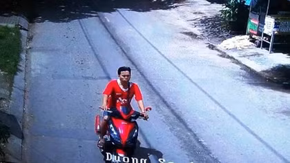 Bị camera ghi hình khi đột nhập phòng trọ trộm xe tay ga