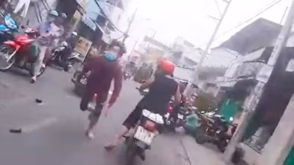 Tên cướp bị khống chế sau khi tháo chạy hơn 5km