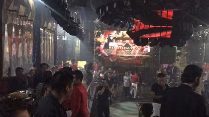 Phát hiện nhiều tiếp viên “thoát y” khiêu dâm trong quán karaoke