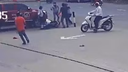 Cướp xe máy tẩu thoát sau khi giật hụt sợi dây chuyền