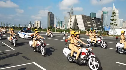 Mới lạ trong đội hình nữ CSGT dẫn đoàn vừa ra mắt