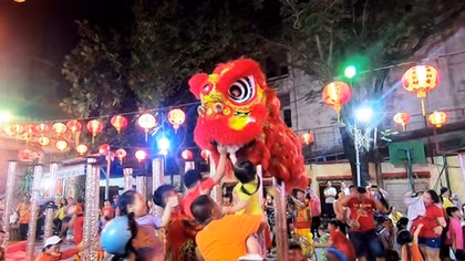 Đặc sắc những màn múa lân ngày đầu năm mới