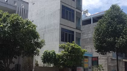 Đôi nam nữ nồng nặc mùi thuốc sâu thương vong trong khách sạn