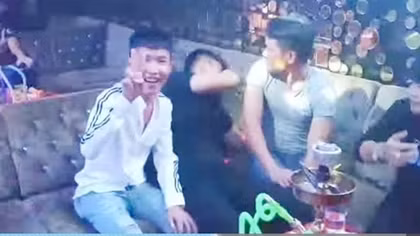 13 thanh niên phê ma túy trong quán bar