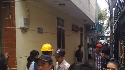 Cháy căn nhà trong hẻm chứa 8 xe gắn máy, người dân hốt hoảng