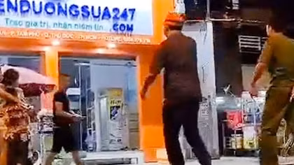 Giải cứu 3 người bị kẻ ngáo đá dùng dao khống chế