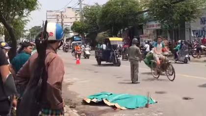 Truy tìm xe đầu kéo gây ra cái chết cho một phụ nữ
