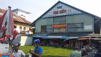 Trưởng ban quản lý chợ Kim Biên bị nam nhân viên đâm tử vong