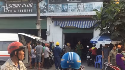 Tử vong trong lúc sửa điện trong phòng gym