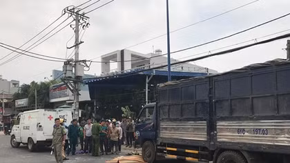 Vừa ăn cơm với vợ con xong ra đường gặp nạn