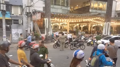 Mâu thuẫn khi mua nước, người đàn ông bị chém lìa cánh tay