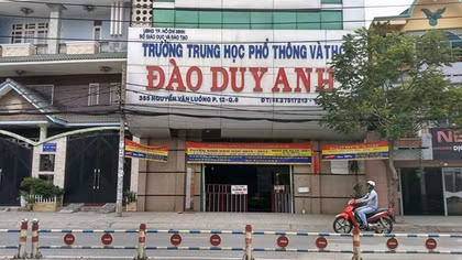 Công an phải nổ súng trấn áp khi 2 nữ sinh lớp 10 kéo người nhà đến hỗn chiến