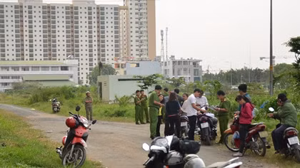 Nghi án cha ôm con 1 tuổi nhảy từ chung cư xuống đất