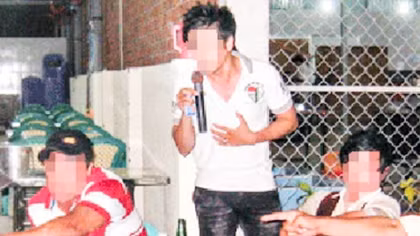 Bị đâm tử vong vì yêu cầu hàng xóm ngưng hát “đắp mộ cuộc tình”