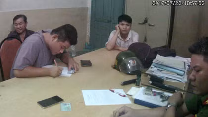 3 thanh niên mang dao giải quyết mâu thuẫn trên mạng 