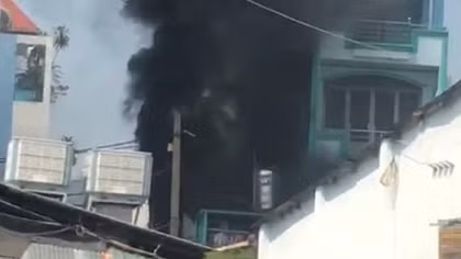 Căn nhà vắng chủ trong hẻm sâu được "bà hòa" ghé thăm