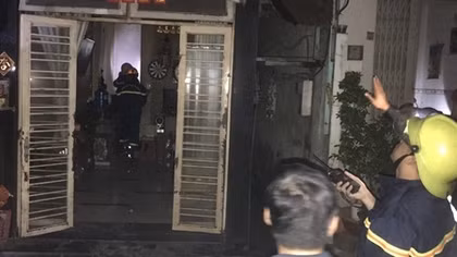 Kịp thời chữa cháy căn nhà trong hẻm do chập điện
