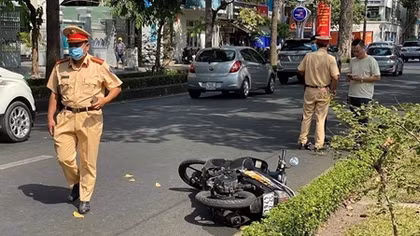 Du khách nước ngoài tử vong khi đang lưu thông trên đường