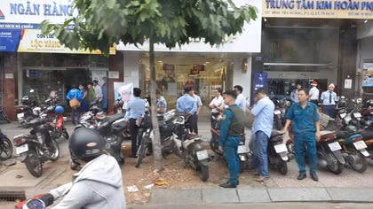 Tên cướp ngân hàng đốt xe máy phi tang