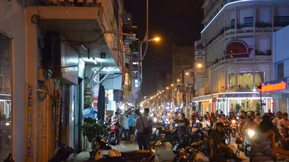 Lời kể nhân chứng vụ đối tượng nghi ngáo đá đập phá, tự vẫn trong tiệm đồng hồ