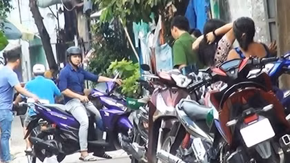 Chạy vào phòng trọ trốn vẫn bị đánh tử vong