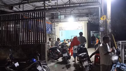 Hàn bồn nước, 2 người bị điện giật tử vong