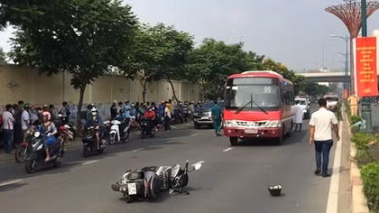 Người đàn ông tử vong dưới gầm xe buýt sau va chạm giao thông